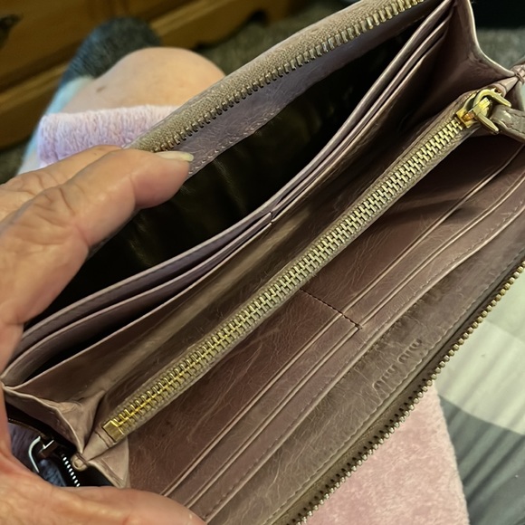 EUC MIU MIU matelasse women’s wallet - Picture 5 of 12